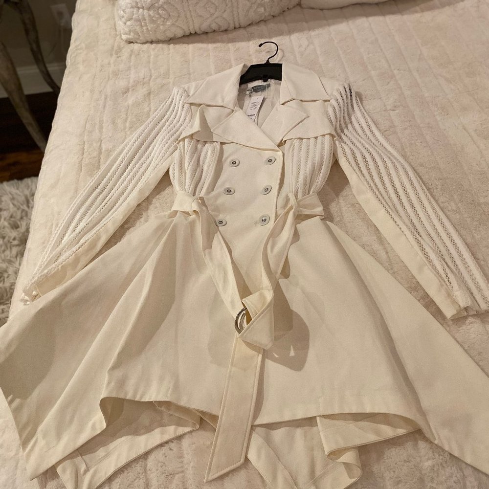 NWOT bebe Trenchcoat